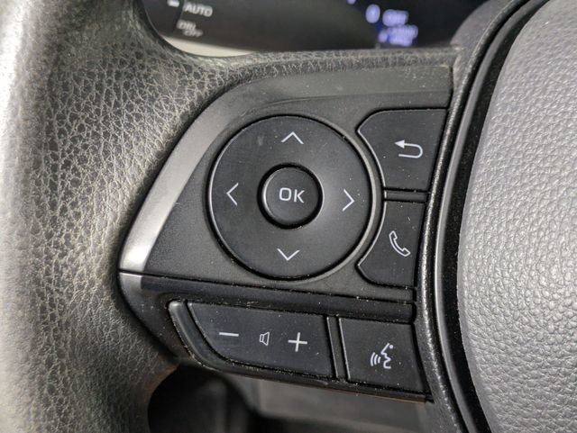 Used 2022 Toyota Corolla LE FWD image 14