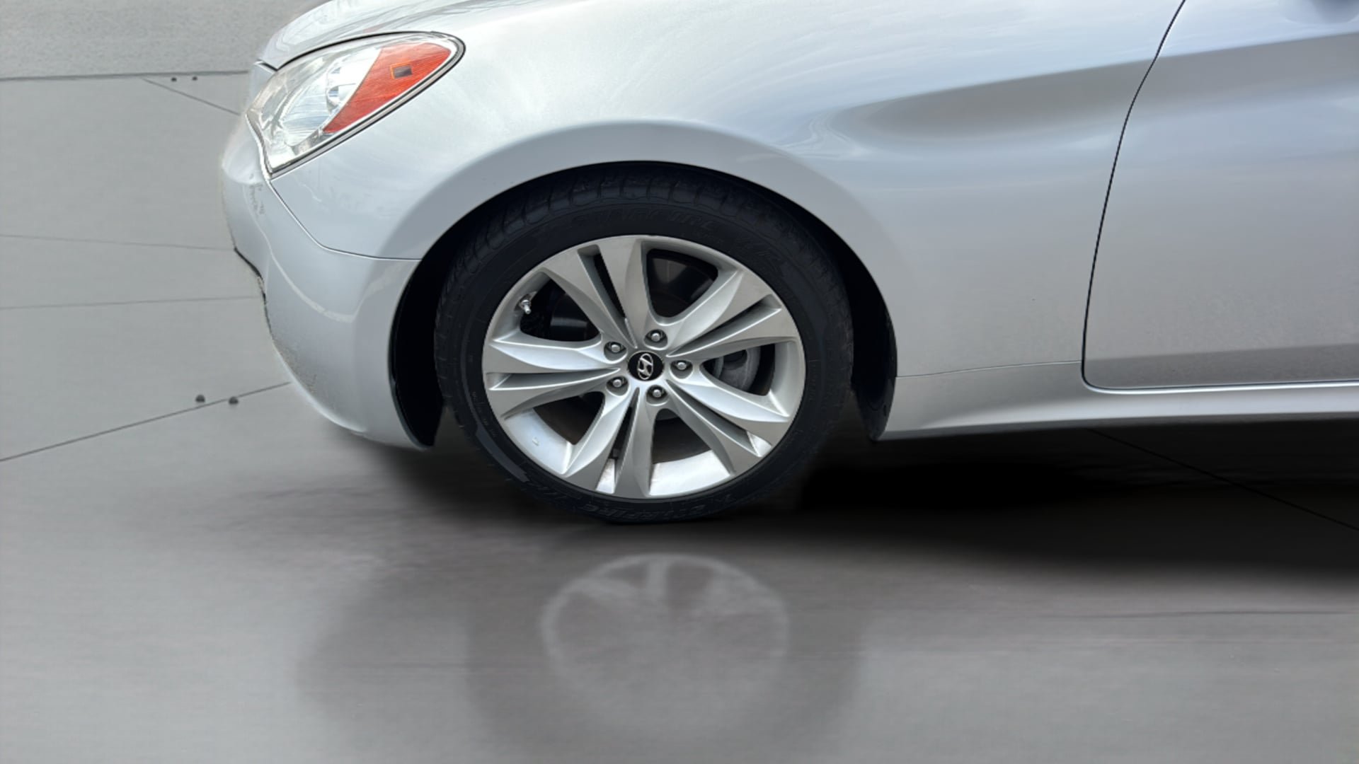 Used 2011 Hyundai Genesis 3.8 RWD image 36