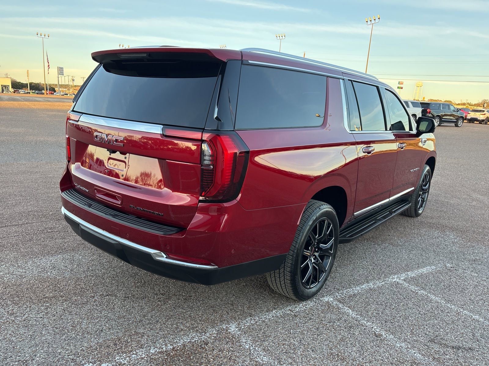 Certified 2025 GMC Yukon XL Elevation image 5