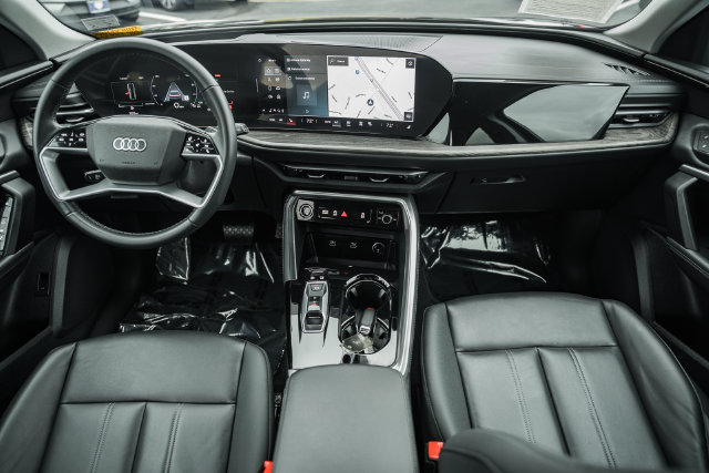 Used 2025 Audi Q5 Premium Plus w/ Premium Plus AWD/4WD image 20