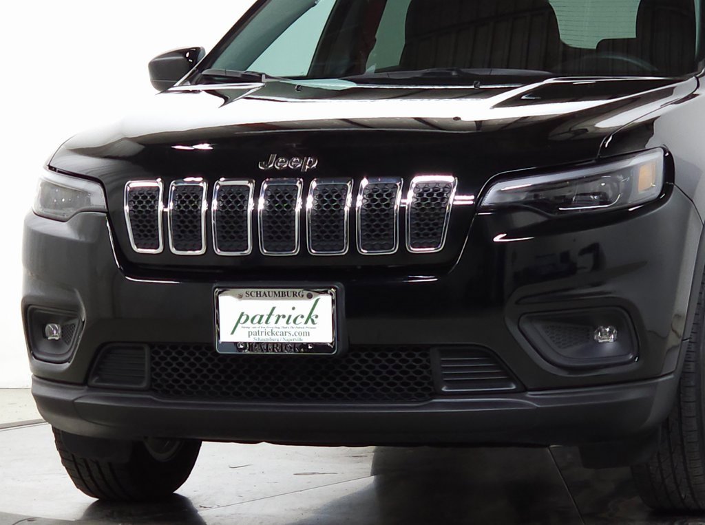 Used 2019 Jeep Cherokee Latitude w/ Popular Appearance Group image 4