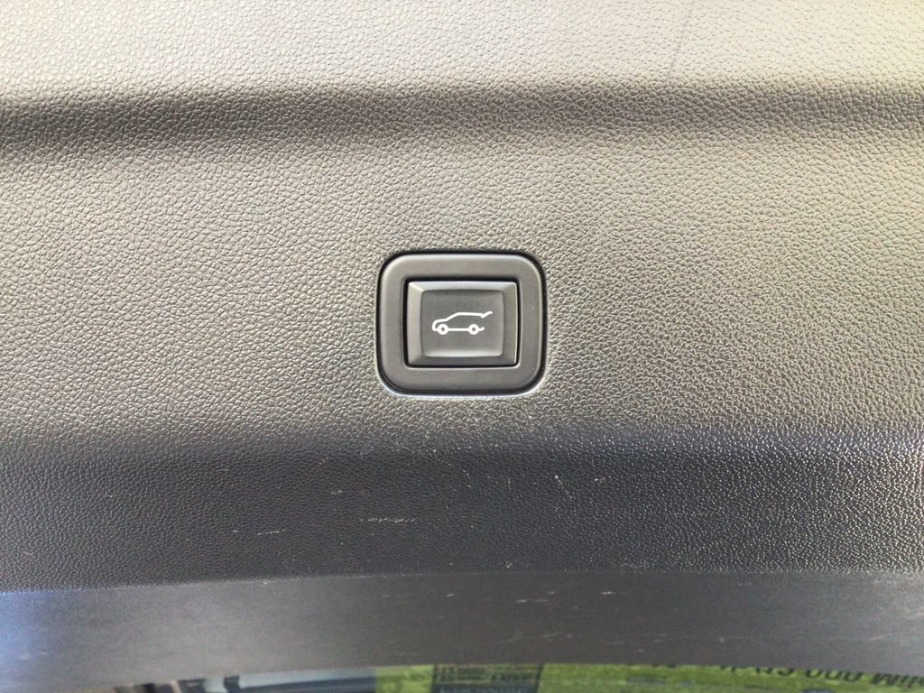 Used 2023 GMC Yukon XL AT4 w/ AT4 Premium Plus Package AWD/4WD image 46