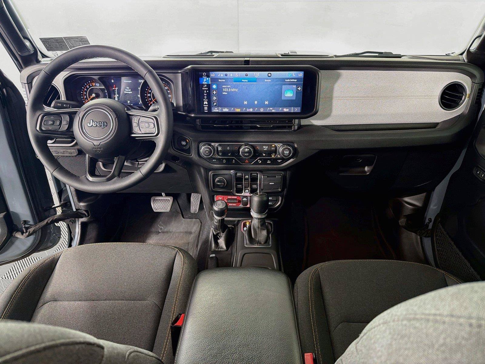 Used 2025 Jeep Gladiator Sport AWD/4WD image 26