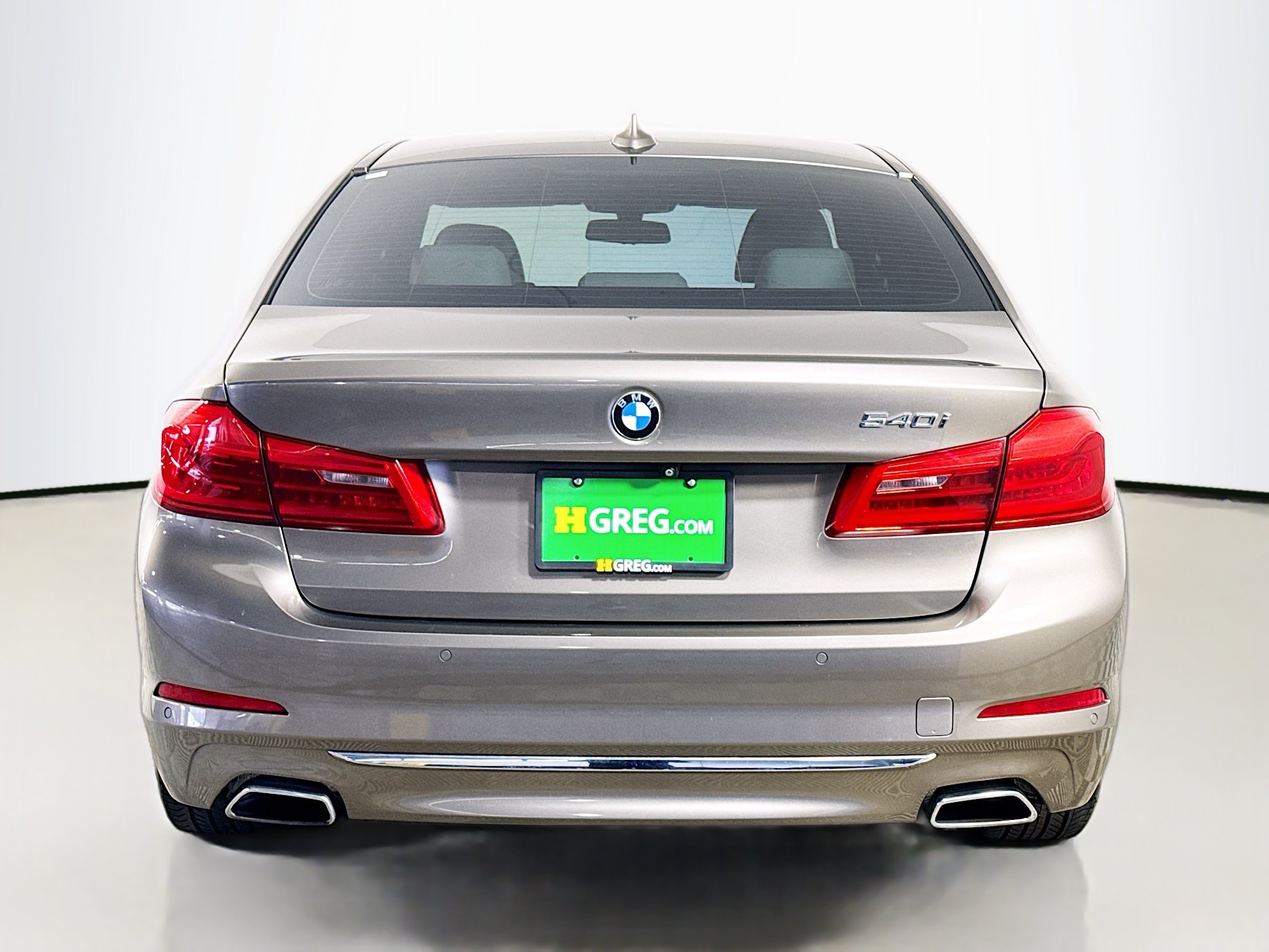 Used 2018 BMW 540i w/ Luxury Seating Package RWD image 8