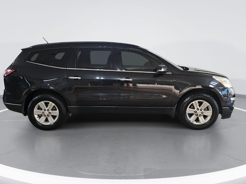 Used 2013 Chevrolet Traverse LT FWD image 2
