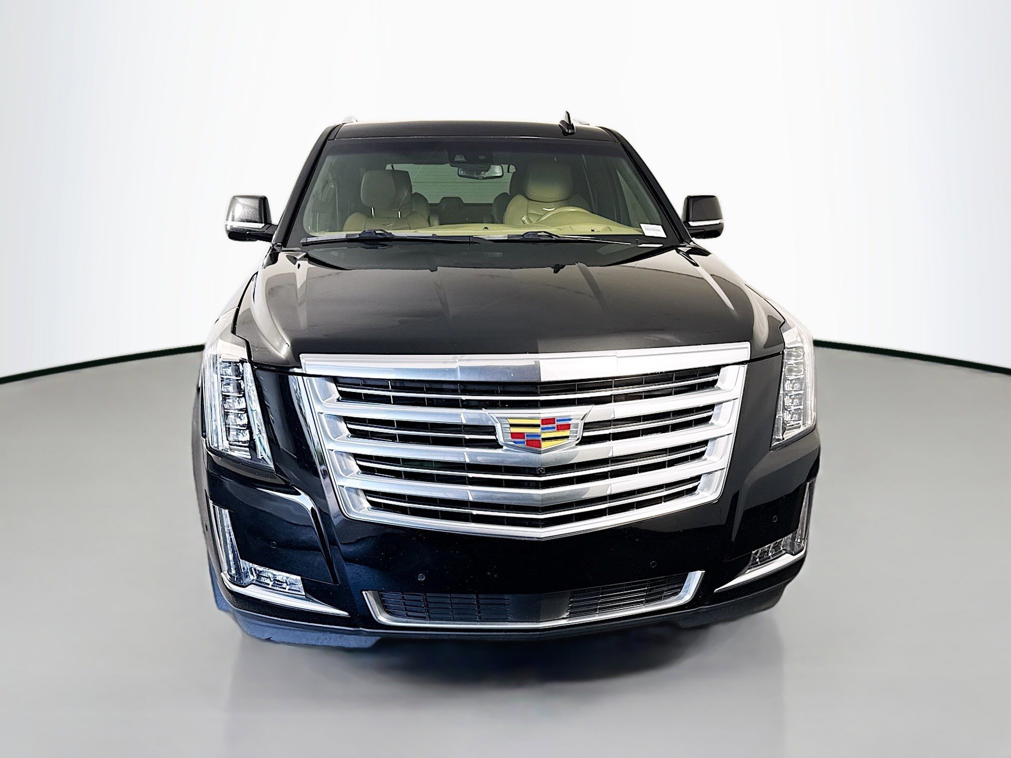 Used 2020 Cadillac Escalade Platinum image 2