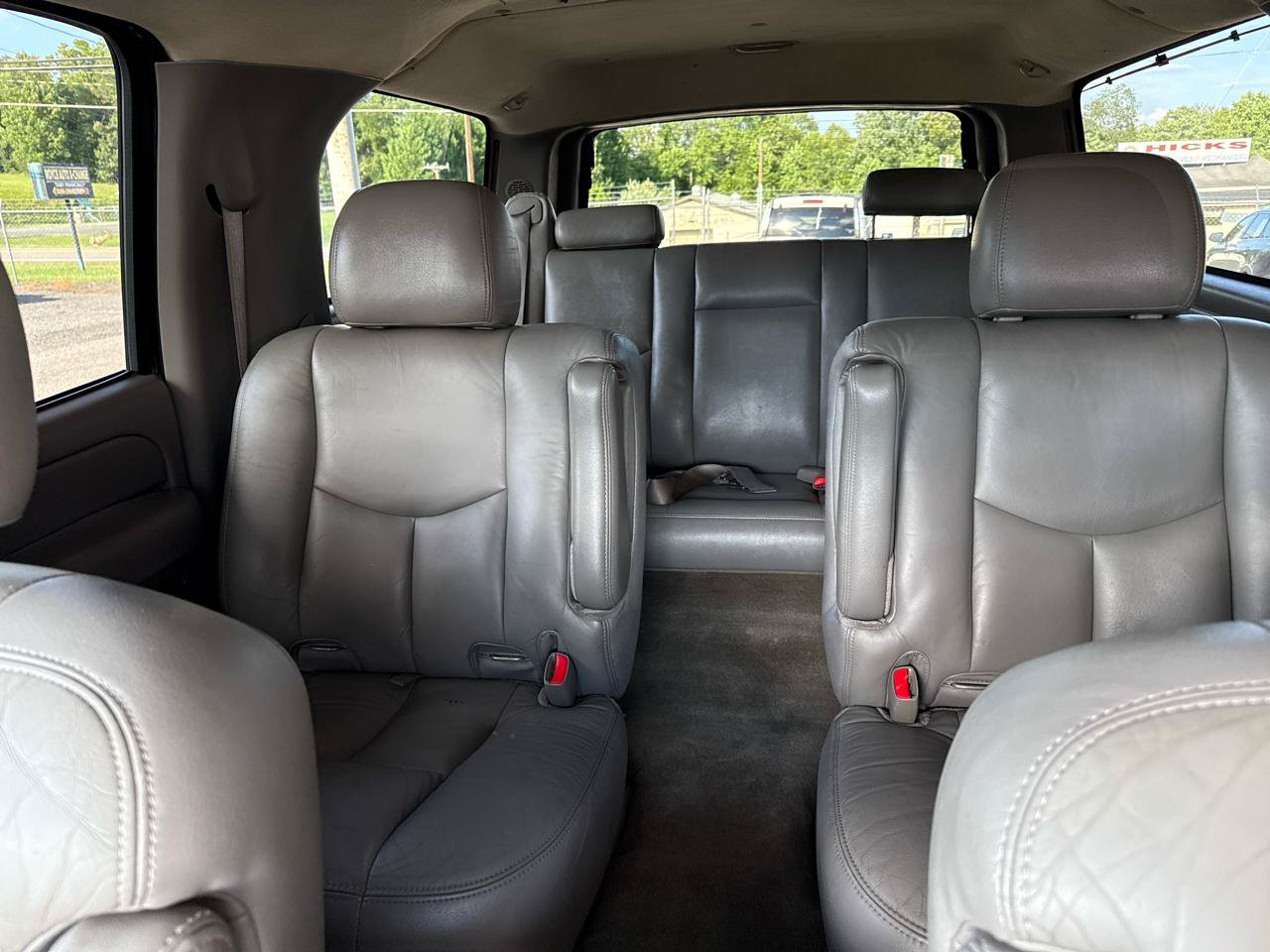 Used 2004 Chevrolet Suburban 2500 LT w/ Preferred Equipment Group AWD/4WD image 11