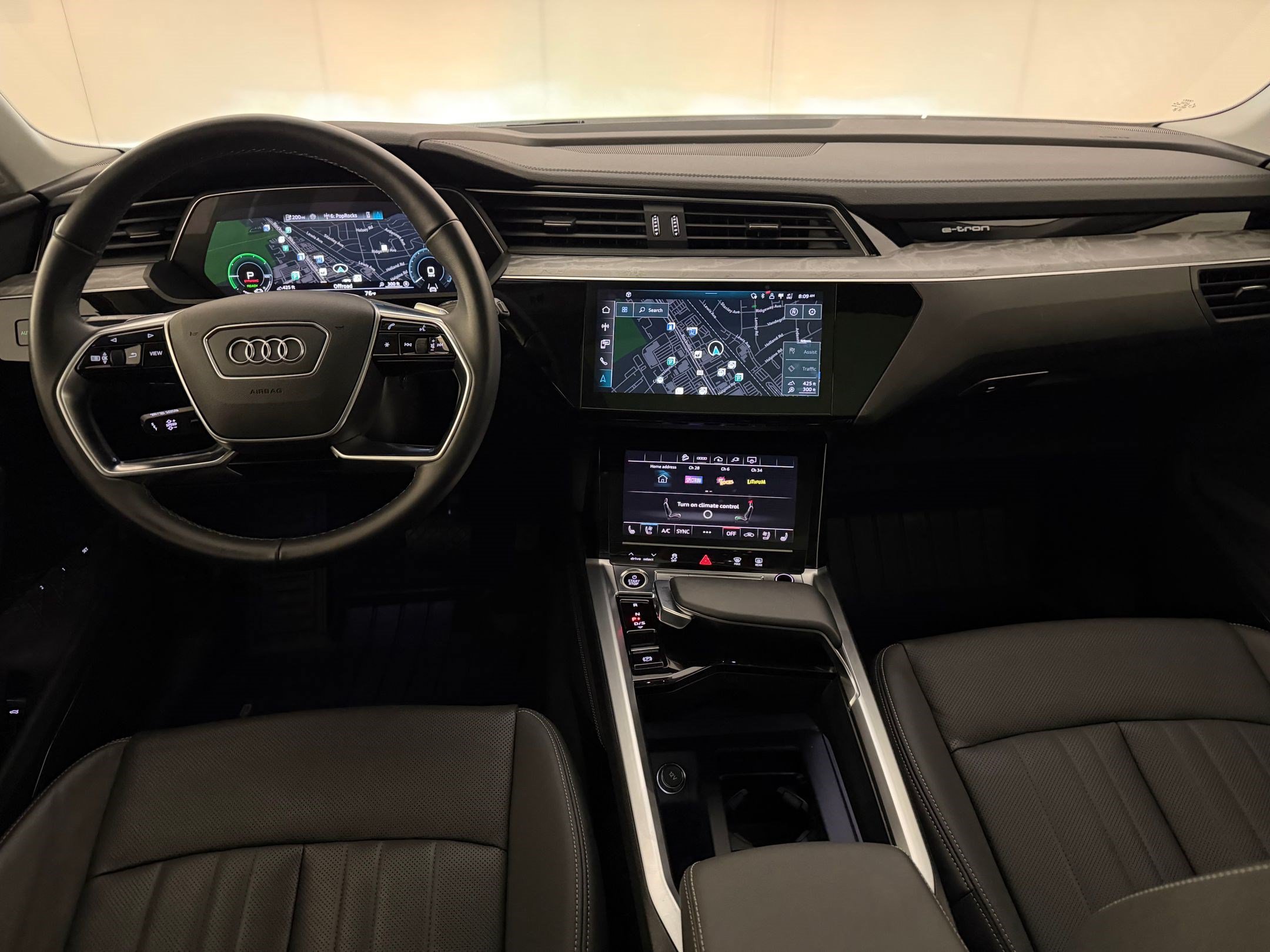 Certified 2024 Audi Q8 e-tron Premium Plus w/ Premium Plus Package AWD/4WD image 16