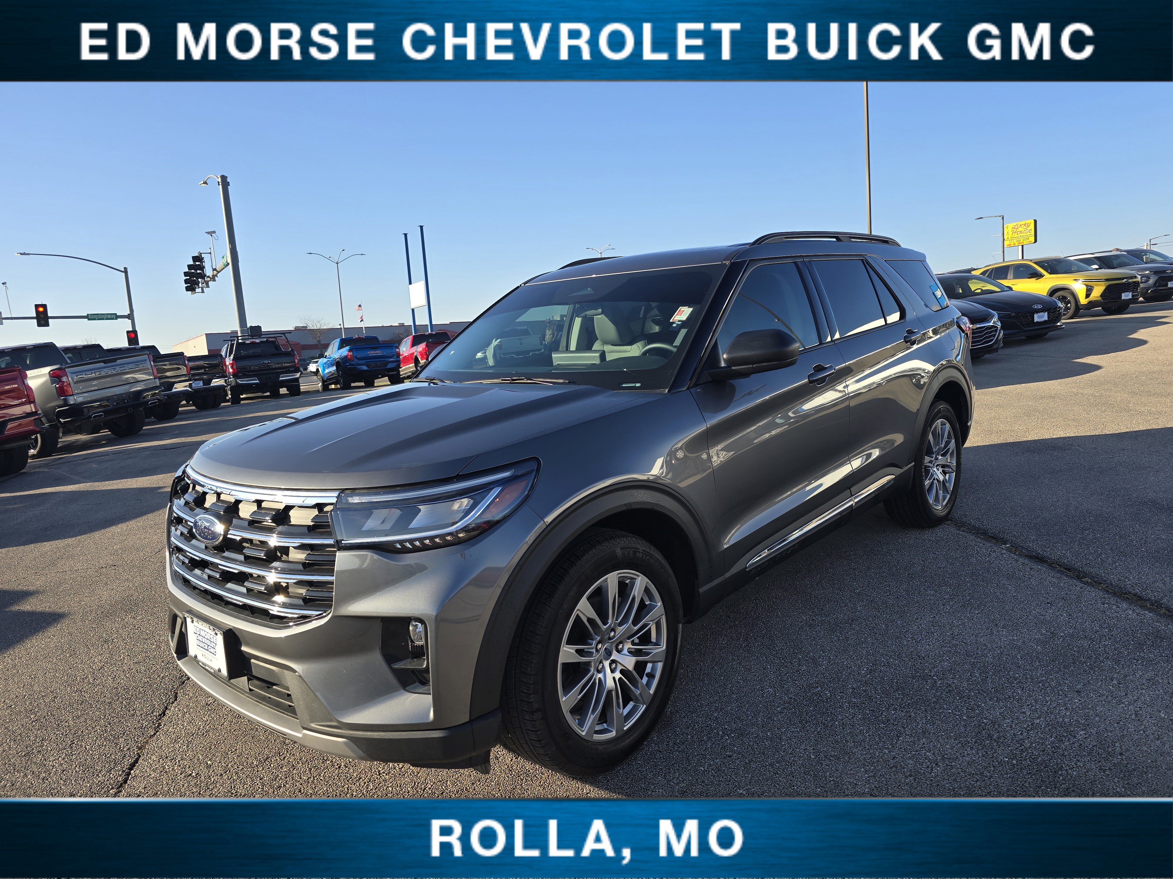 Used 2025 Ford Explorer Active w/ Active Comfort Package image 7