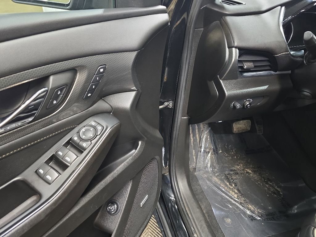 Used 2023 Chevrolet Traverse Premier AWD/4WD image 30