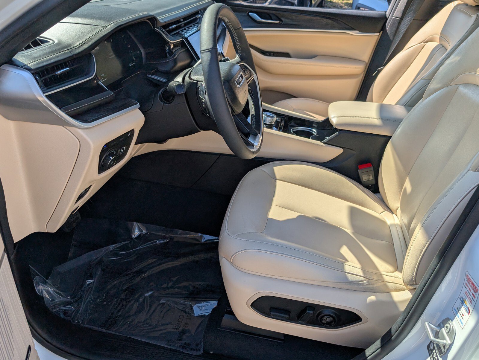 Used 2022 Jeep Grand Cherokee Limited 4xe image 11