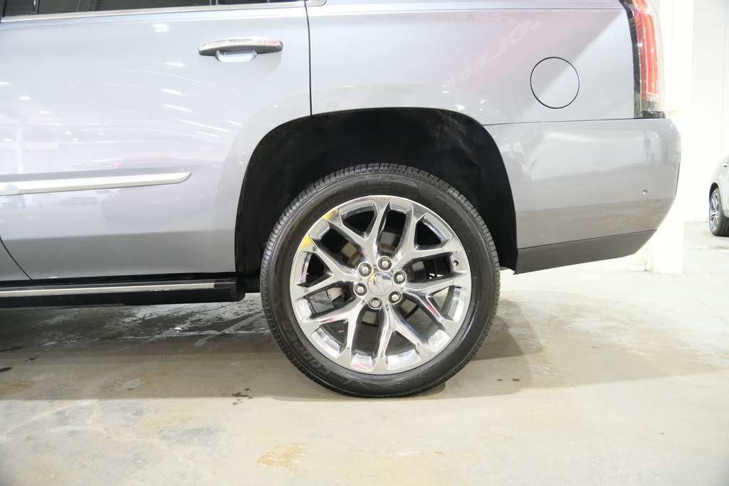 Used 2018 Cadillac Escalade Premium Luxury AWD/4WD image 7