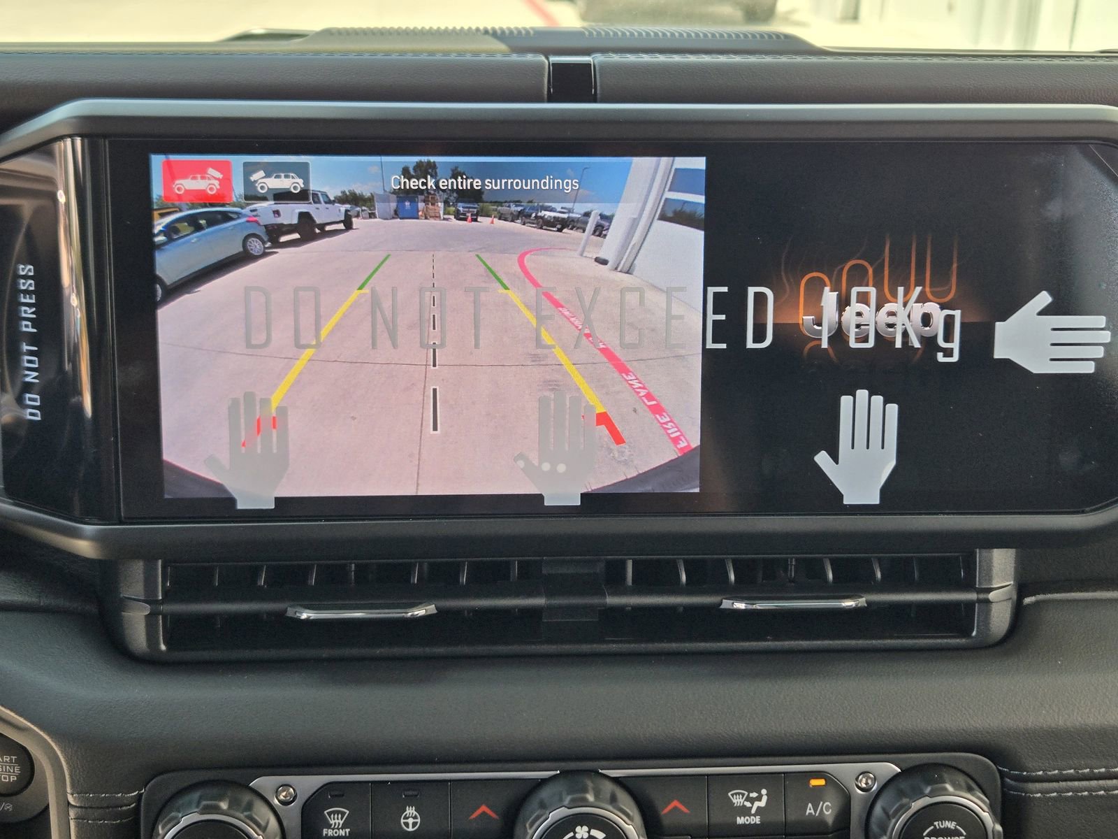 New 2025 Jeep Wrangler Sahara image 15