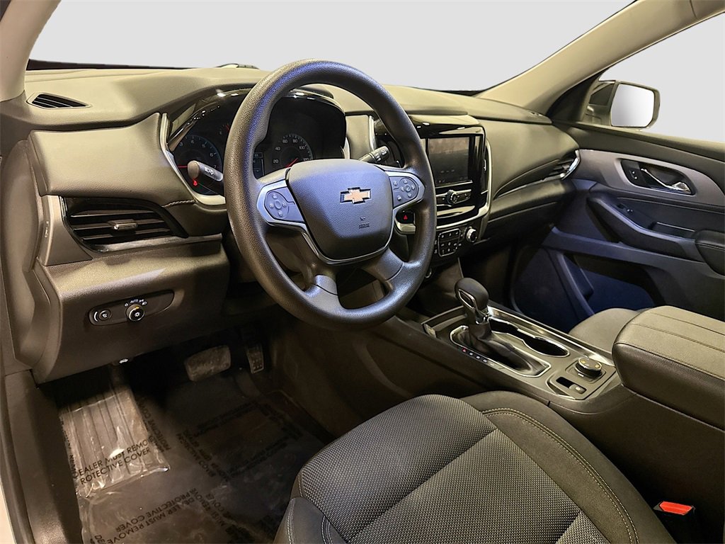 Used 2021 Chevrolet Traverse LS image 8