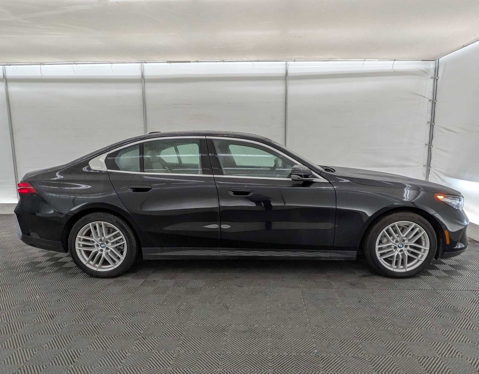 Used 2024 BMW 530i 530i w/ Premium Package image 7