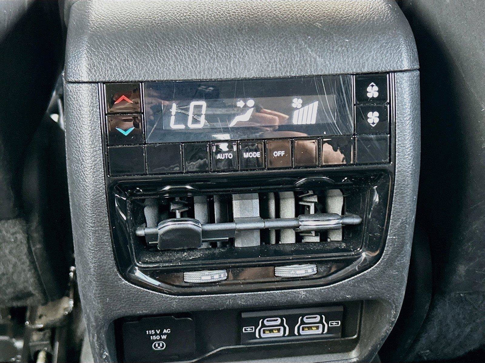 Used 2022 Jeep Grand Cherokee L Laredo w/ Luxury Tech Group I AWD/4WD image 21