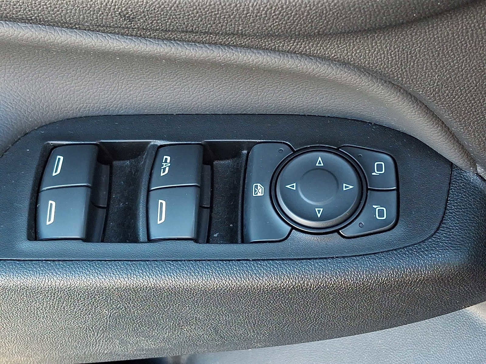 Used 2023 Chevrolet Equinox LT w/ LPO, Floor Liner Package image 25