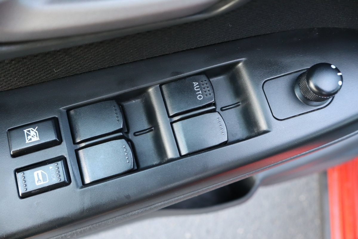 Used 2010 Suzuki SX4 Touring AWD/4WD image 27