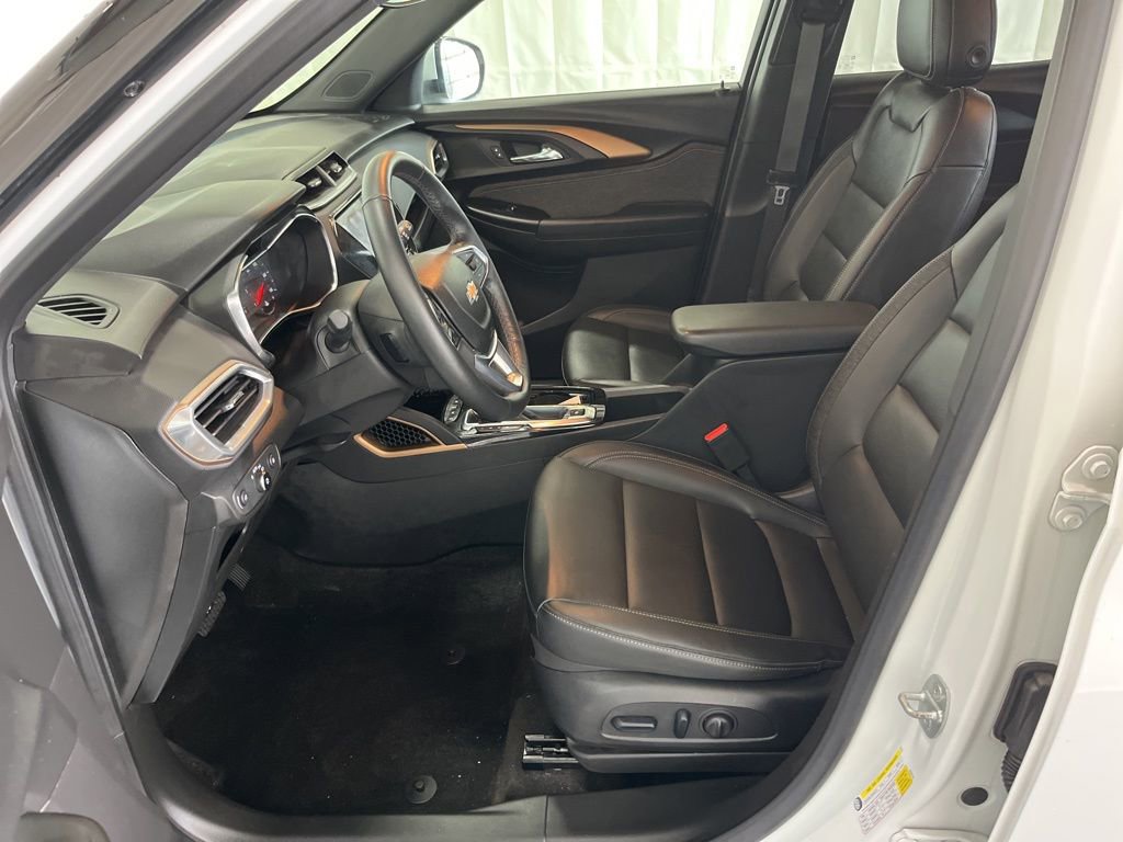 Used 2023 Chevrolet TrailBlazer ACTIV w/ Convenience Package FWD image 3