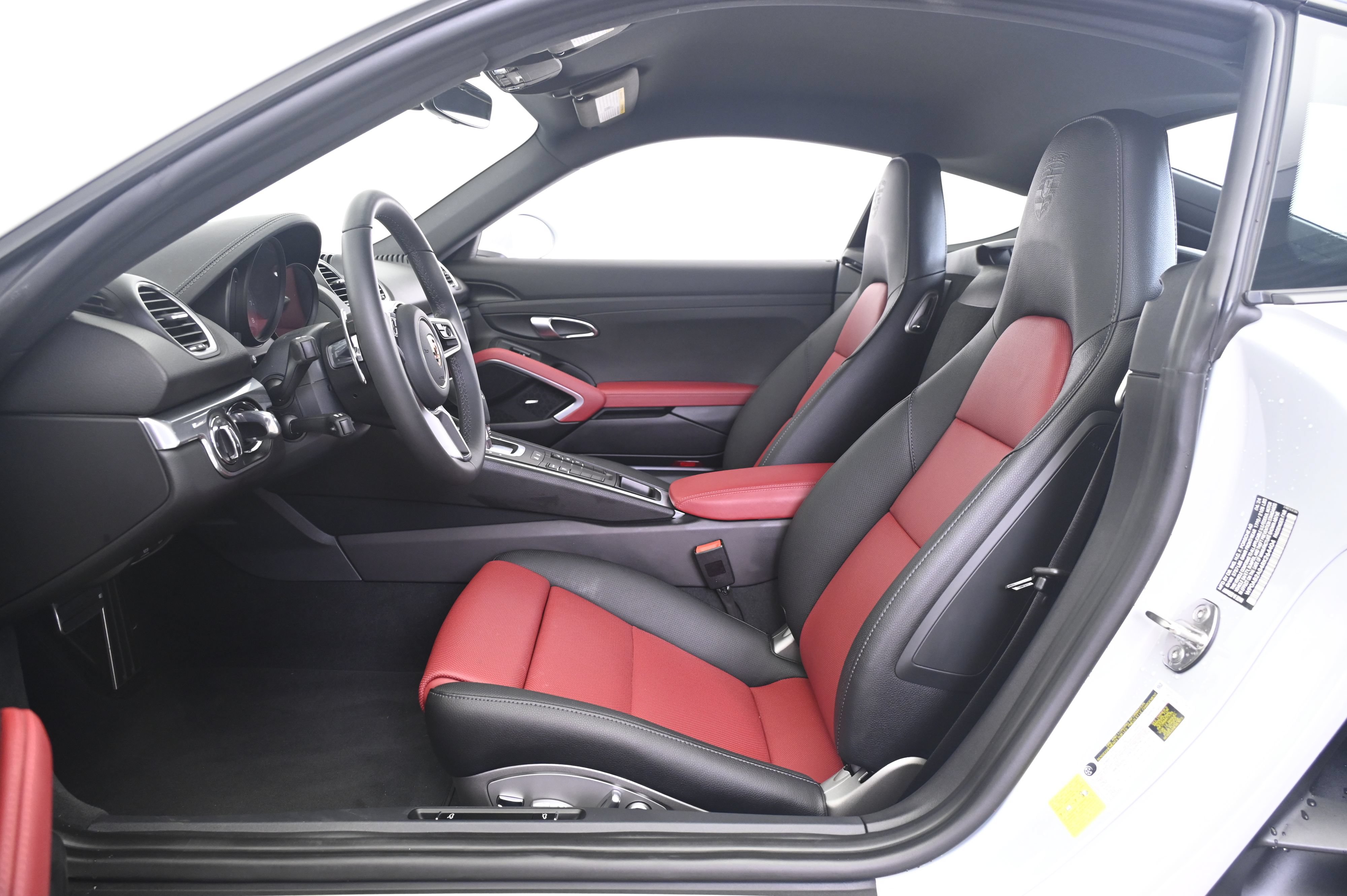 Certified 2024 Porsche 718 Cayman S RWD image 25