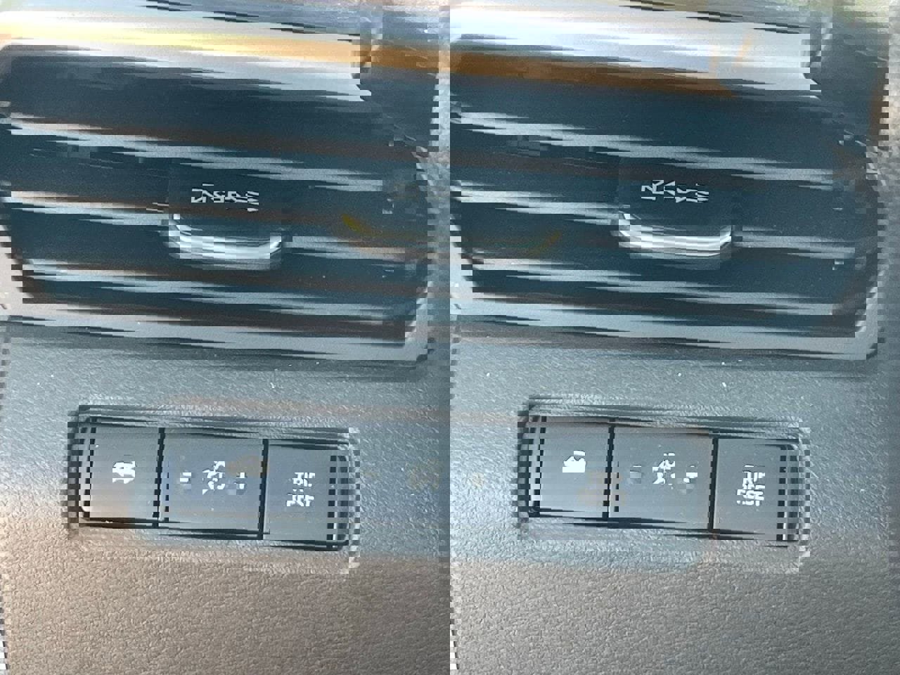 Used 2025 Nissan Altima 2.5 SV image 8