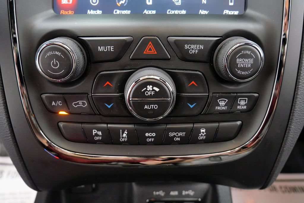 Used 2018 Dodge Durango R/T w/ Technology Group RWD image 33