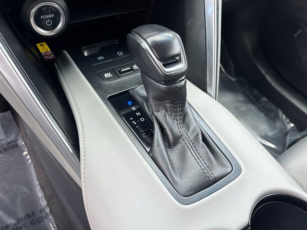 Used 2023 Toyota Venza LE image 20