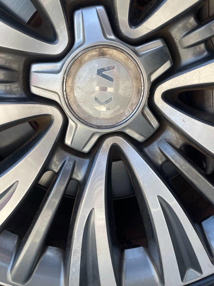 Used 2016 Kia K900 Luxury RWD image 48