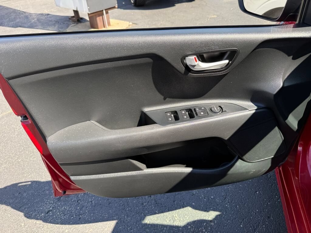Used 2019 Kia Rio S FWD image 16