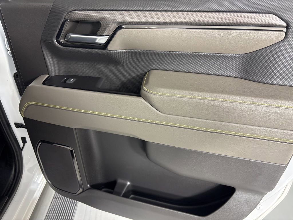 Used 2024 Chevrolet Silverado 1500 ZR2 w/ Technology Package image 28