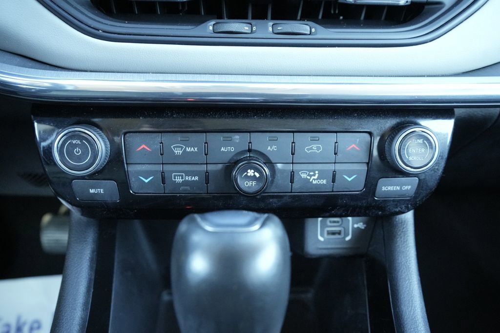 Used 2022 Jeep Compass Limited image 35