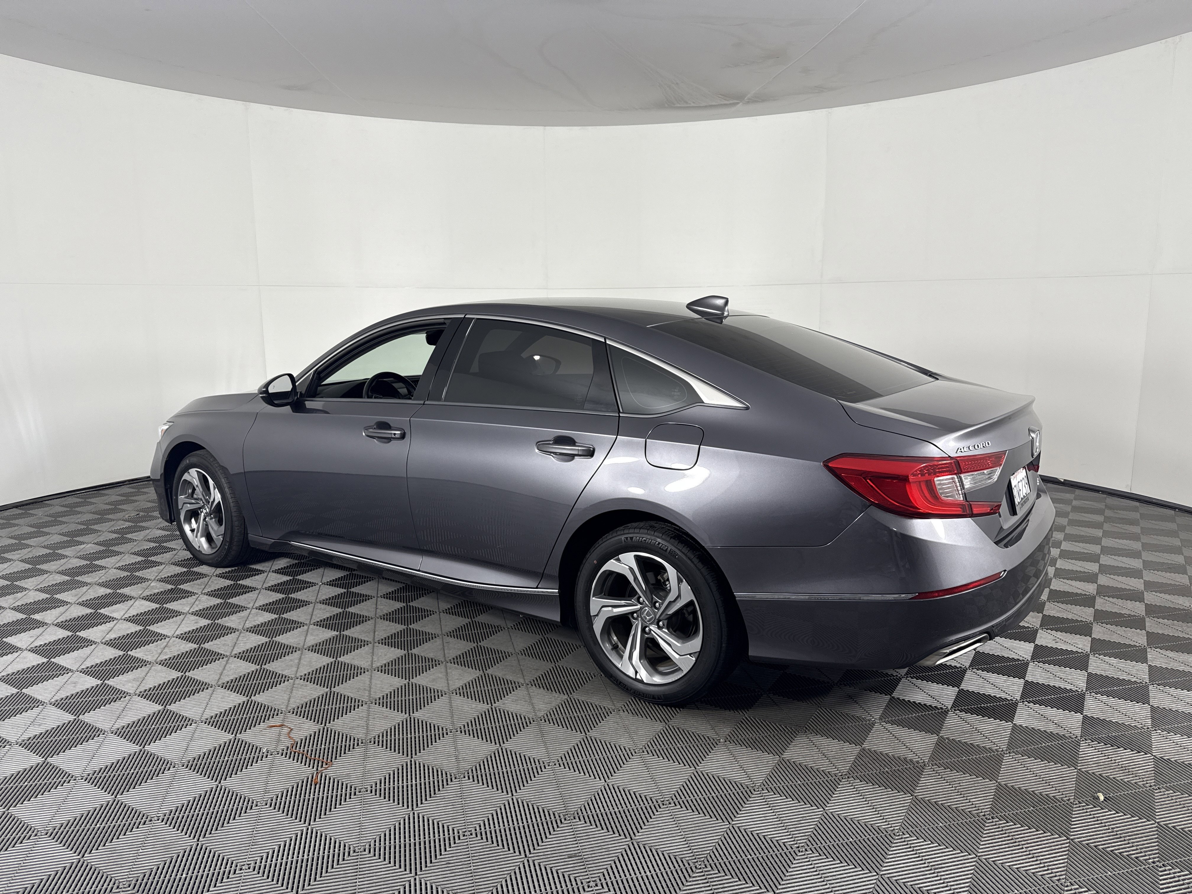 Used 2020 Honda Accord EX-L image 6