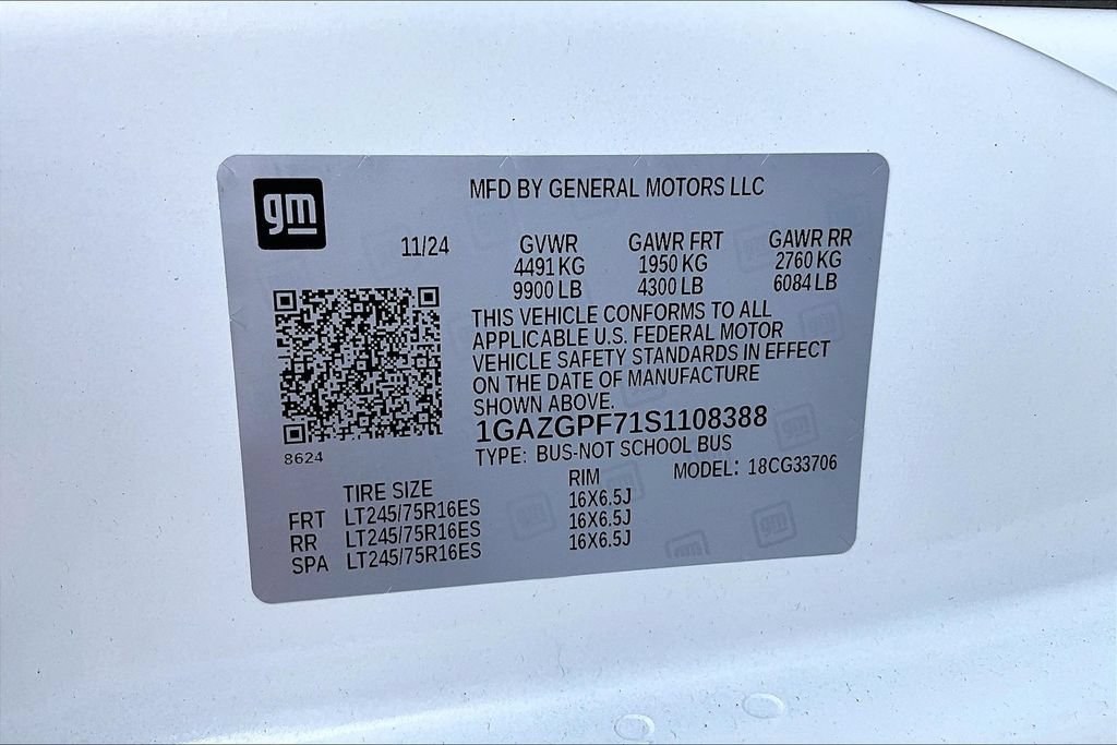 Used 2025 Chevrolet Express 3500 LT w/ LT Preferred Equipment Group RWD image 19