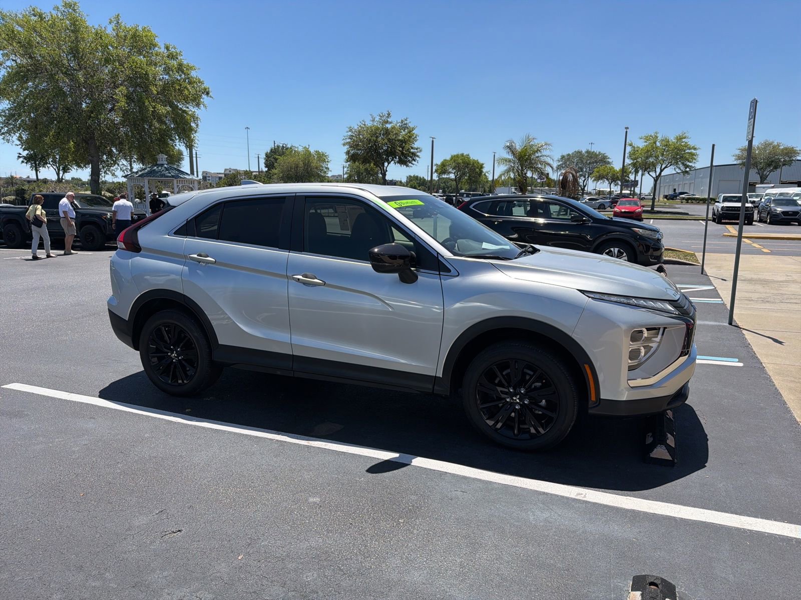Used 2025 Mitsubishi Eclipse Cross LE image 2