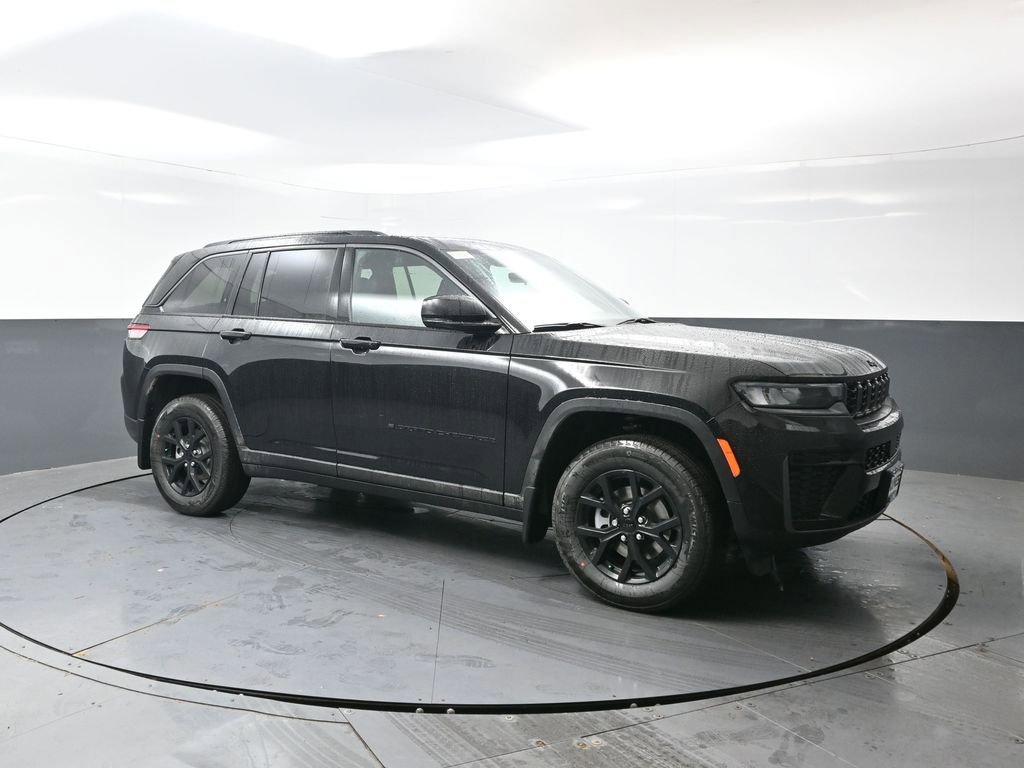 New 2026 Jeep Grand Cherokee Laredo image 3