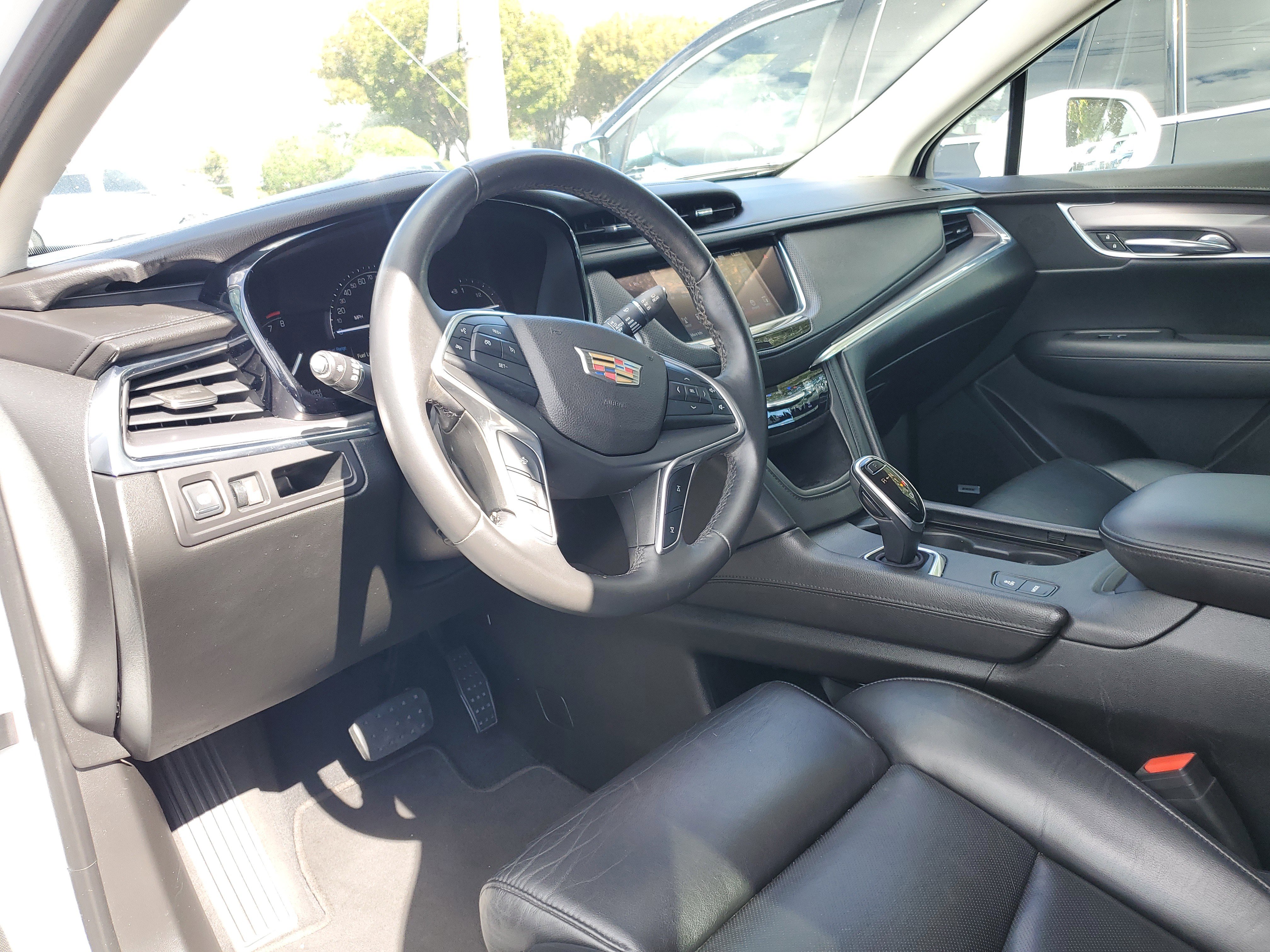 Used 2017 Cadillac XT5 Premium Luxury w/ LPO, Wheel Lock Package image 13