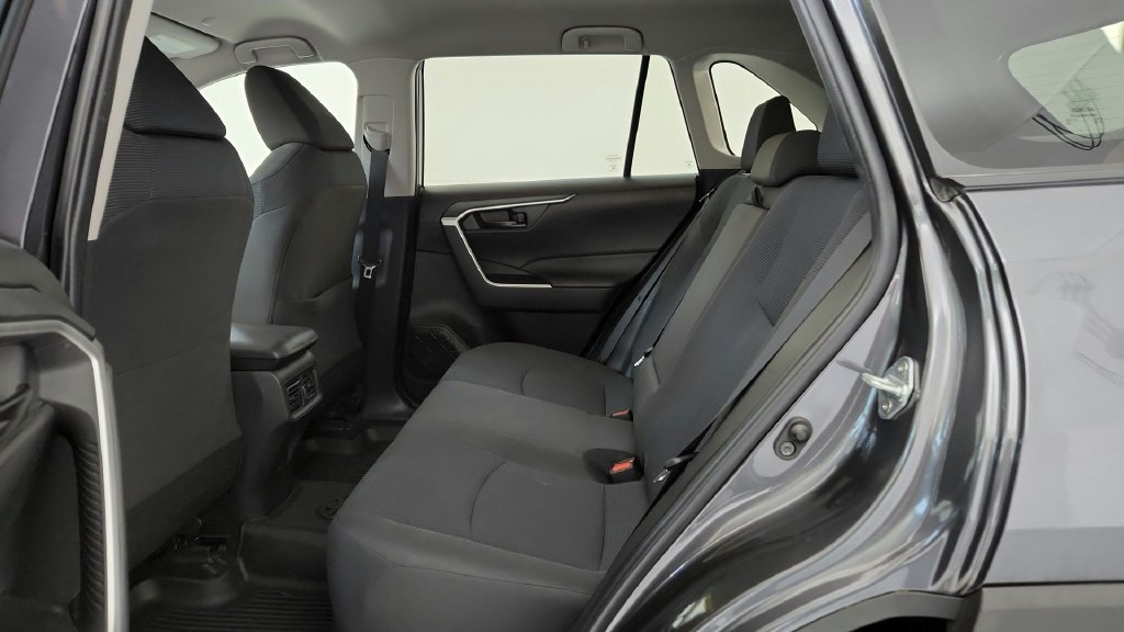 Used 2023 Toyota RAV4 LE AWD/4WD image 21
