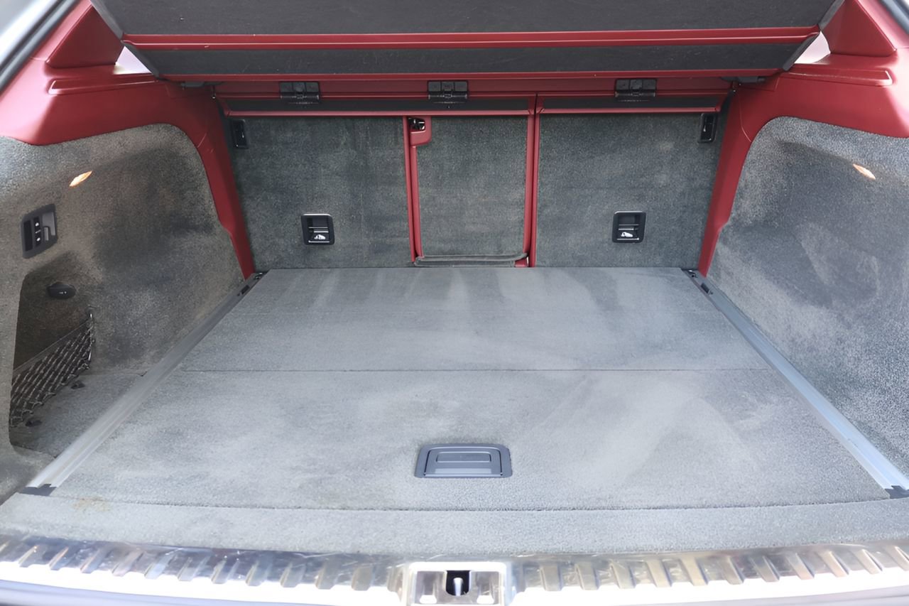 Used 2020 Bentley Bentayga image 18