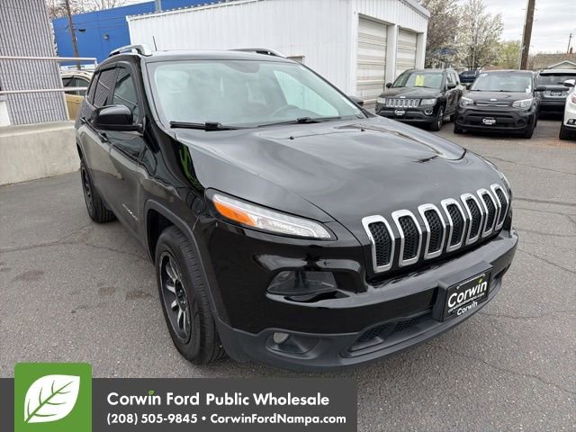 Used 2018 Jeep Cherokee Latitude Plus w/ Comfort/Convenience Group image 3