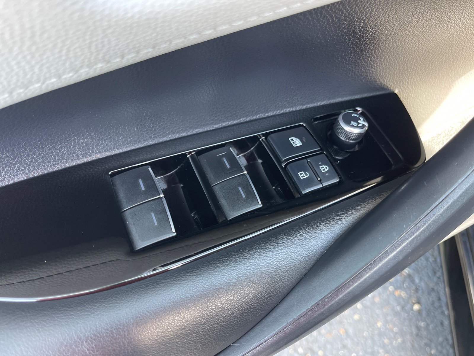 Used 2021 Toyota Corolla SE FWD image 8