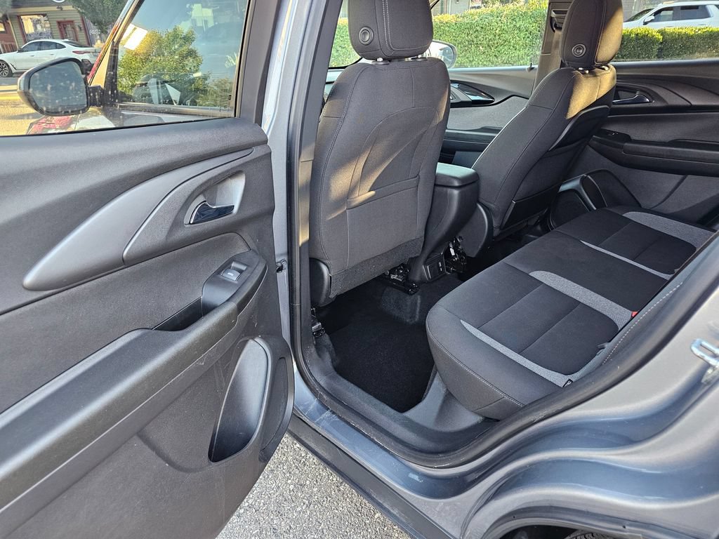 Used 2022 Chevrolet TrailBlazer LT w/ Convenience Package AWD/4WD image 16