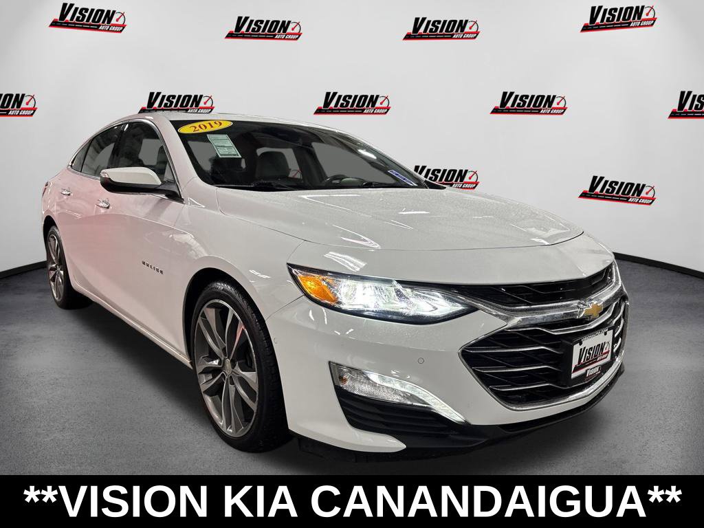 Used 2019 Chevrolet Malibu Premier w/ Sun and Wheel Package FWD image 3