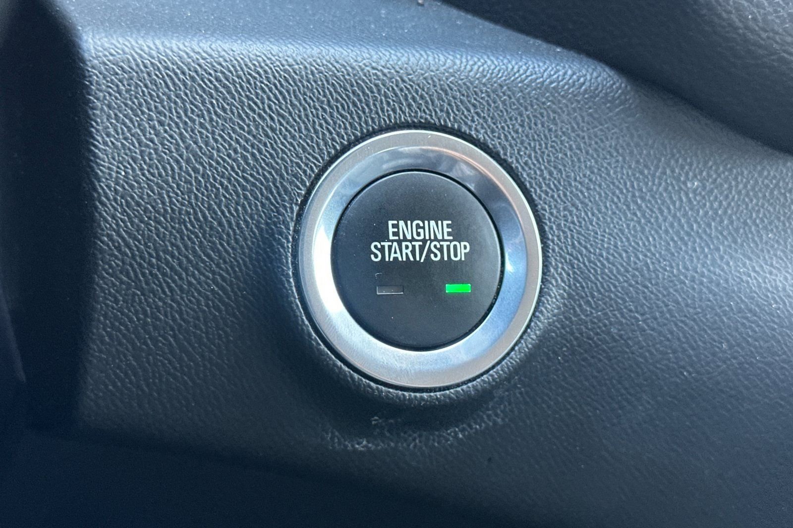 Used 2023 GMC Terrain SLT image 35