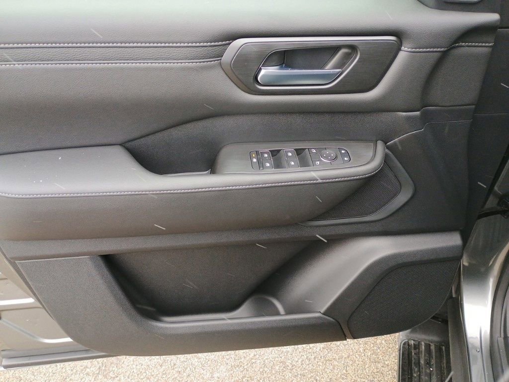 New 2025 Nissan Armada SV image 11