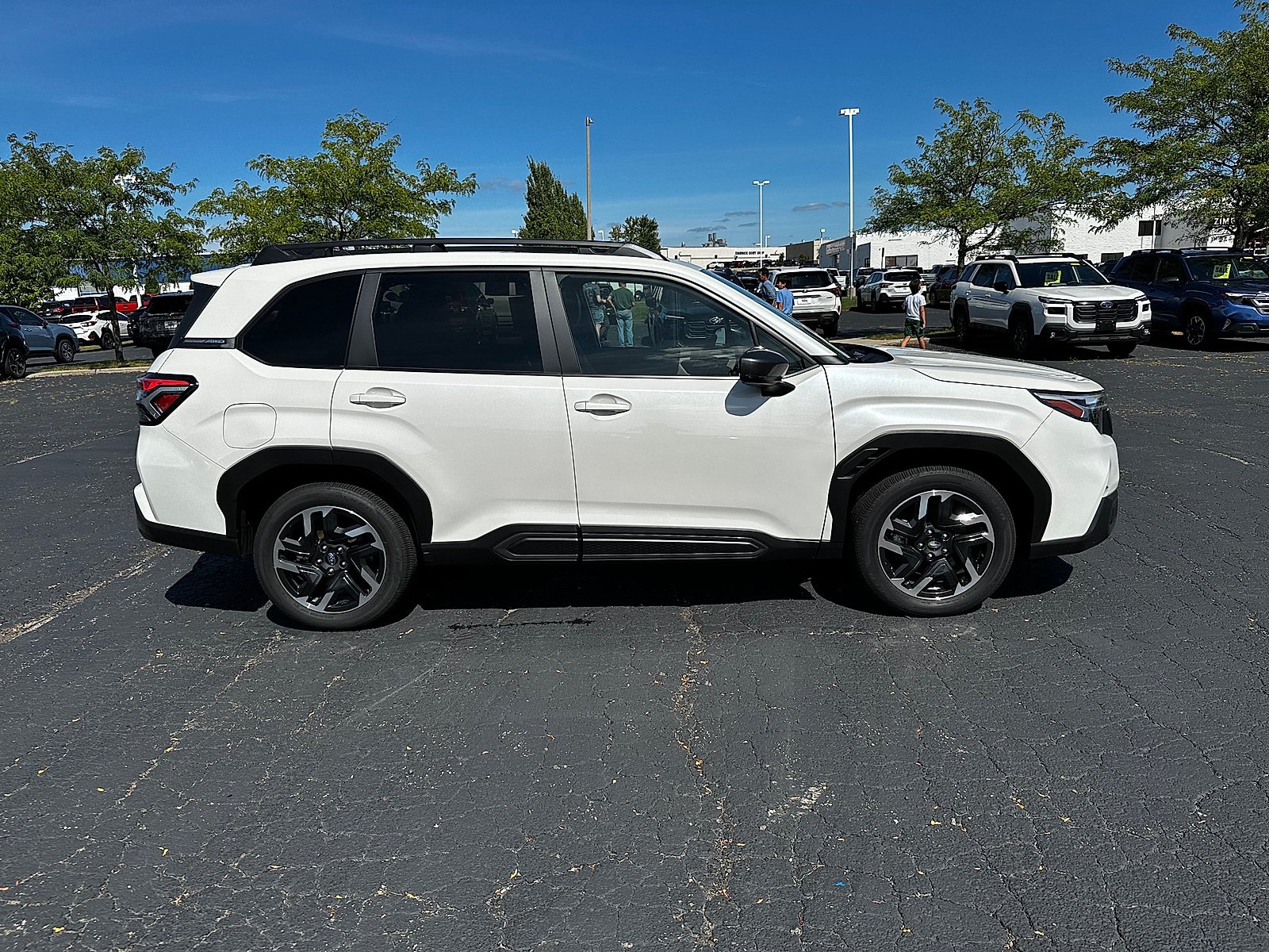 Used 2025 Subaru Forester Limited AWD/4WD image 2