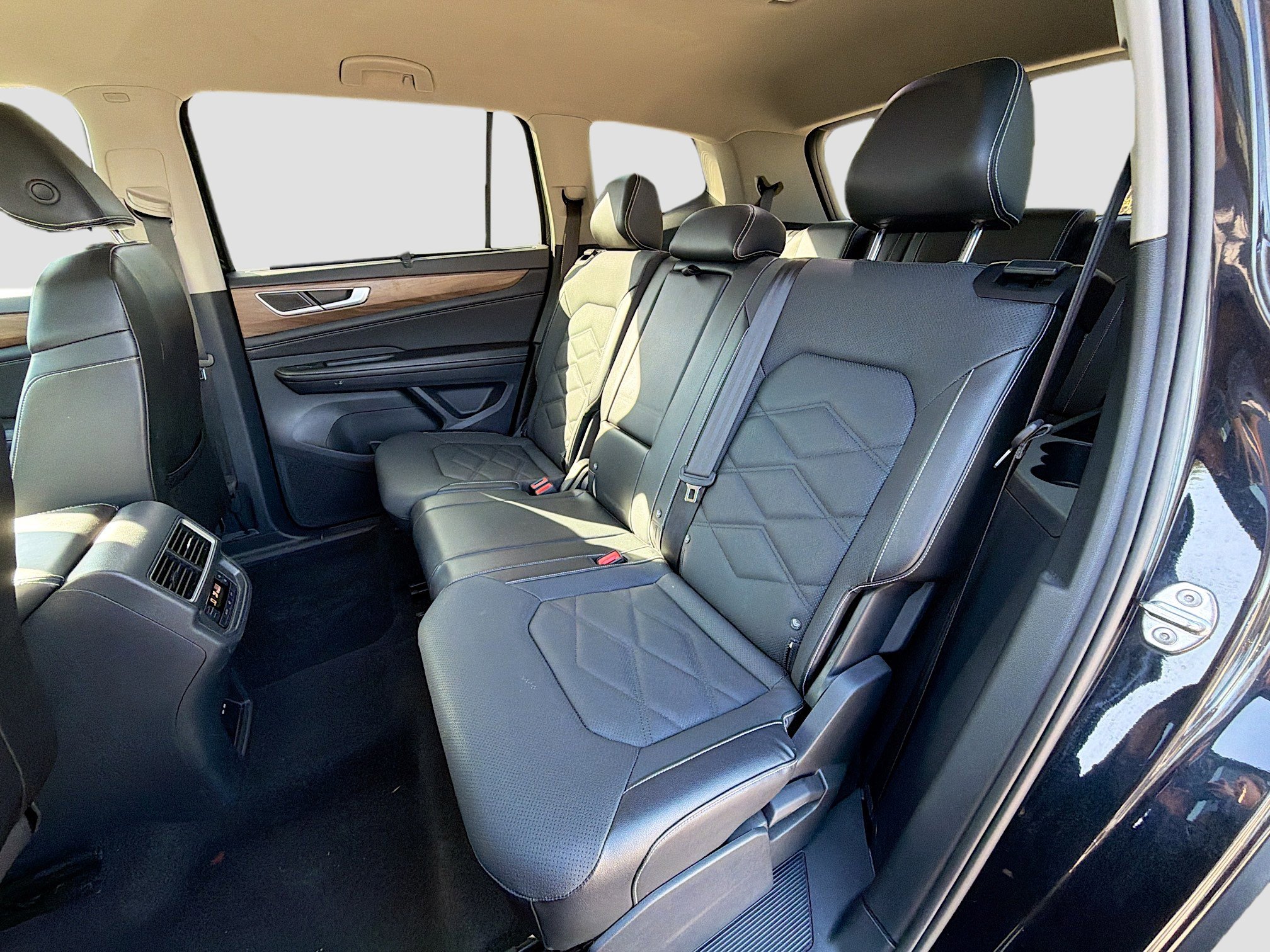 Used 2024 Volkswagen Atlas SE image 22