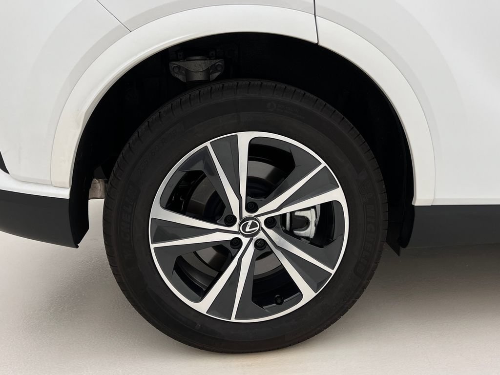 Used 2024 Lexus RX 350 Premium w/ Kick Sensor & Tow Package AWD/4WD image 29