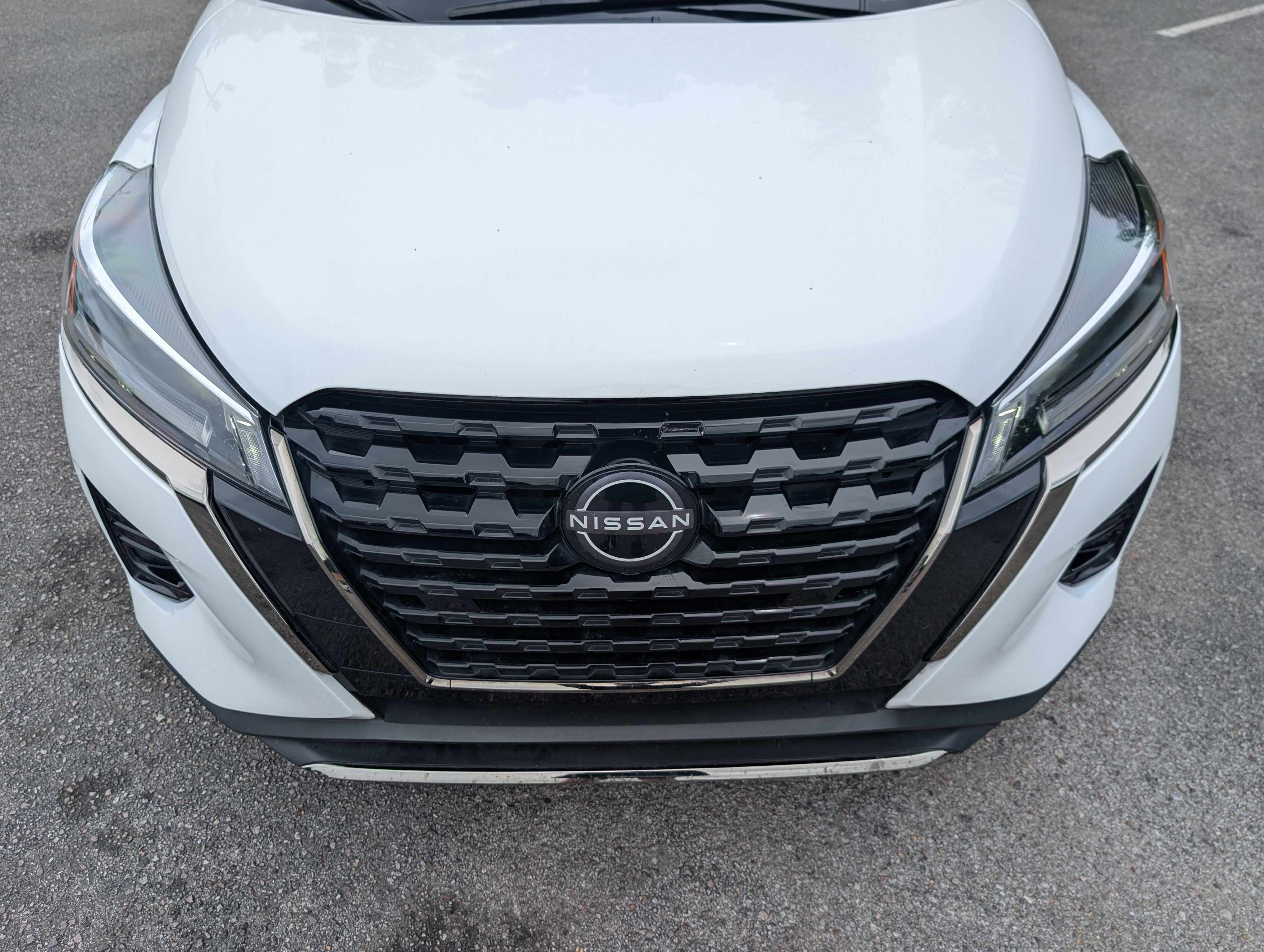 Used 2024 Nissan Kicks SR w/ SR Premium Package FWD image 12