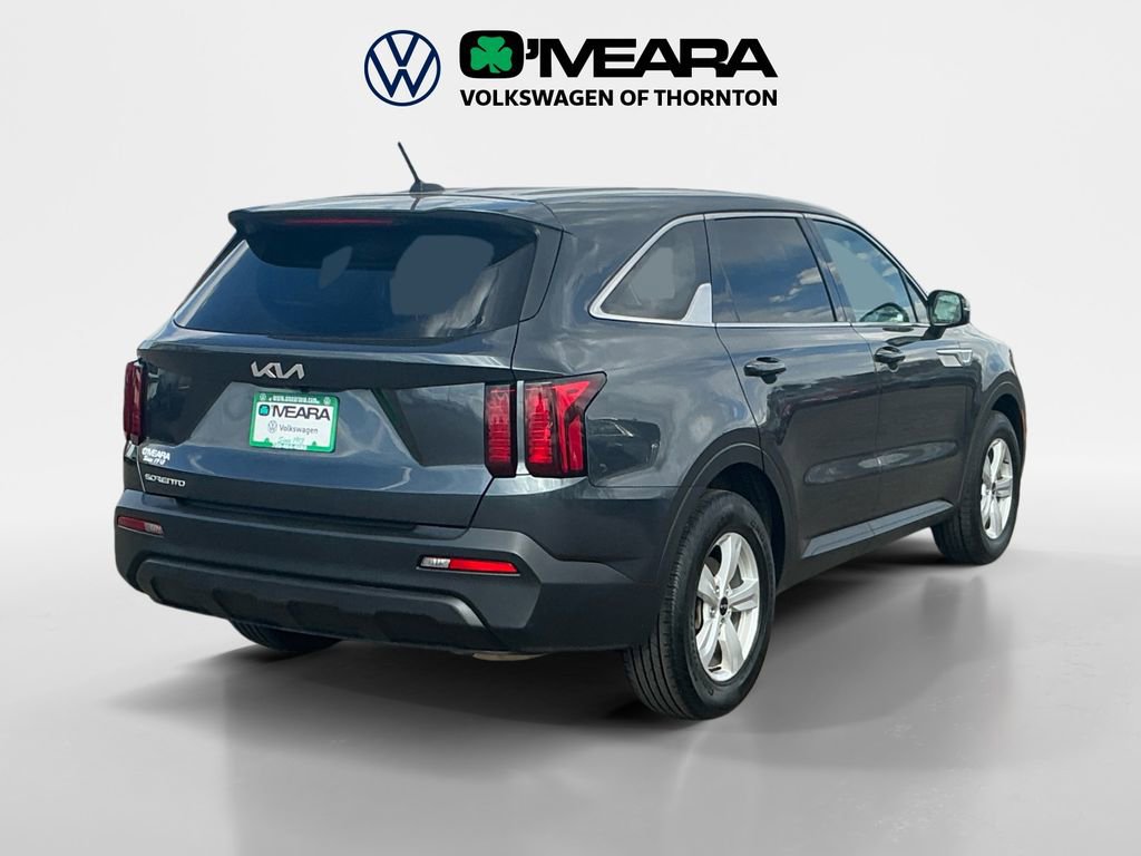 Used 2023 Kia Sorento LX image 5
