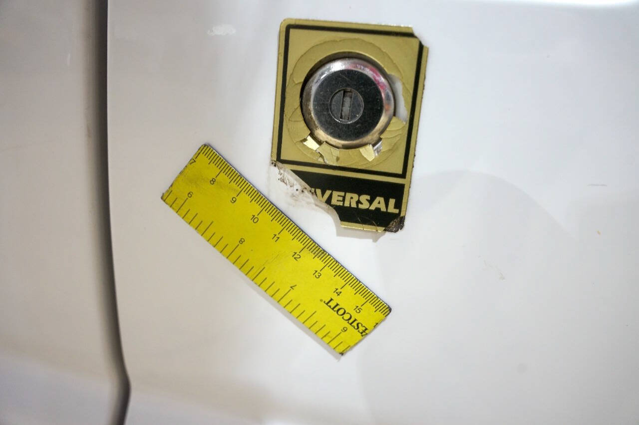 Used 1999 Ford E-150 and Econoline 150 RWD image 35